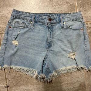 💕NWOT- DISTRESSED DENIM SHORTS SZ 6/28 REG💕💕